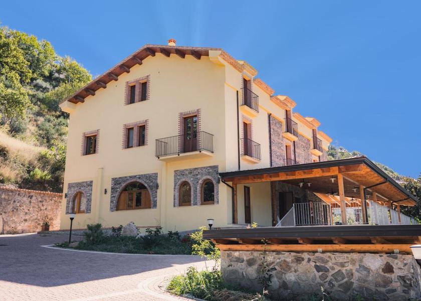 Calabria Longobardi exterior view