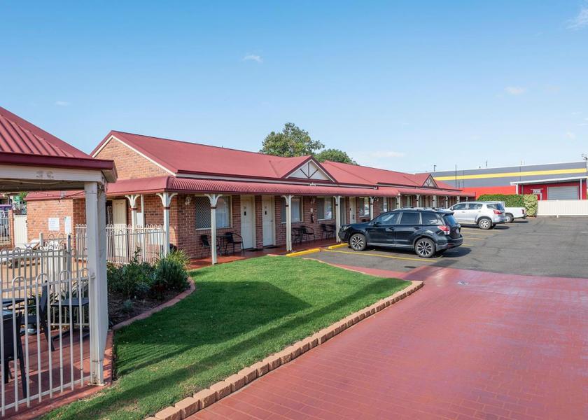 Queensland Roma Exterior view