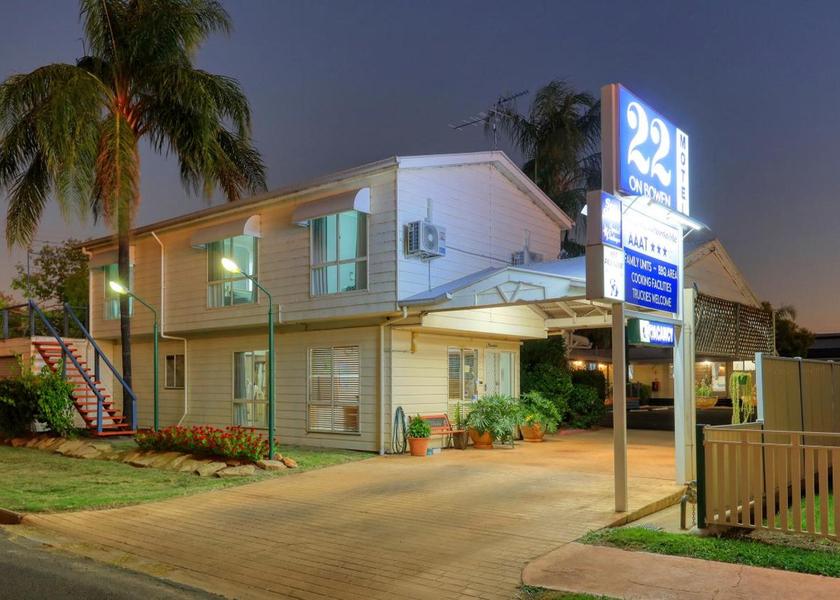 Queensland Roma Exterior view