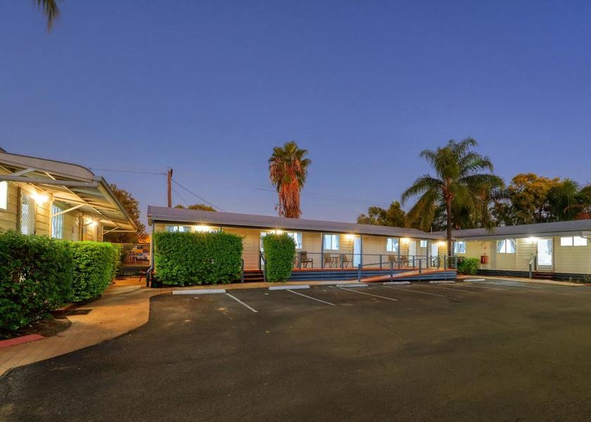 Queensland Roma Exterior view