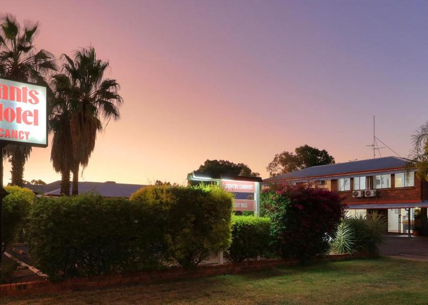 Queensland Roma Hotel Exterior