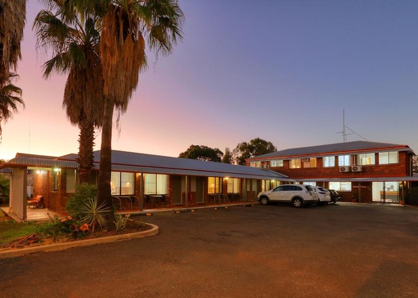 Queensland Roma Front of property - evening/night