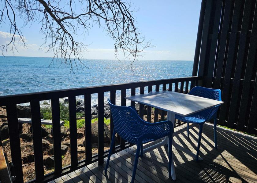 Queensland Bundaberg Absolute Oceanfront Cabin with Balcony