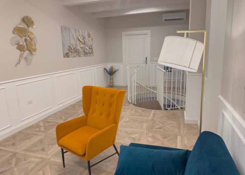 shared lounge/tv area