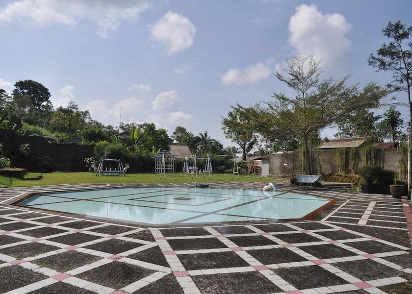 Central Java Baturaden Pool