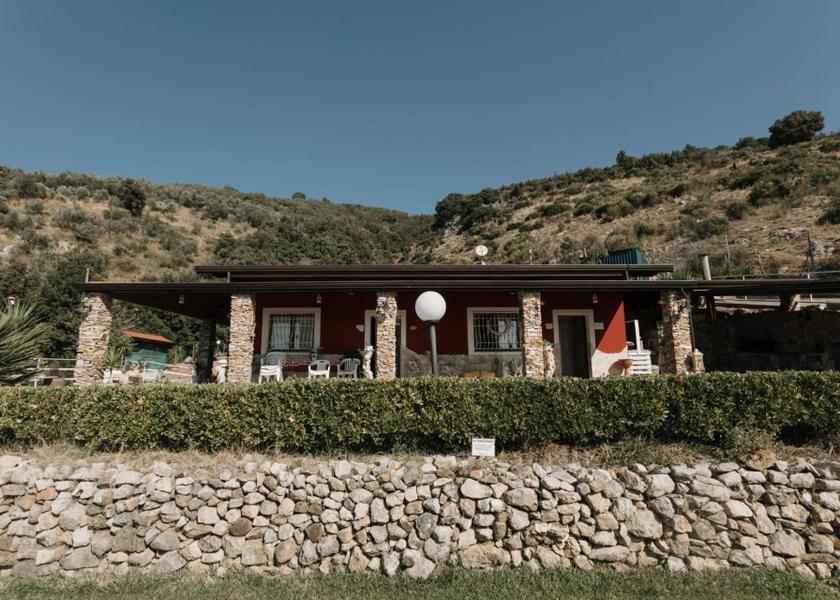 Campania Campagna exterior view