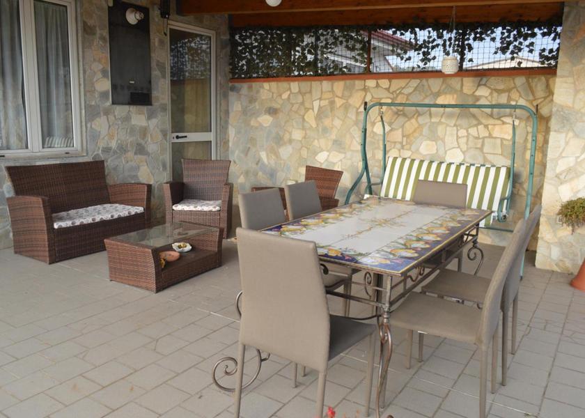 Campania Campagna exterior view
