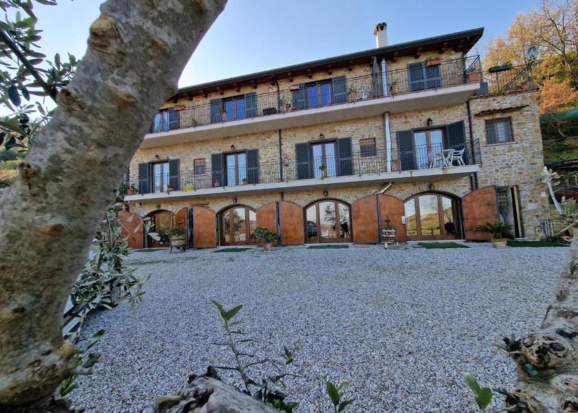 Campania Laureana Cilento exterior view