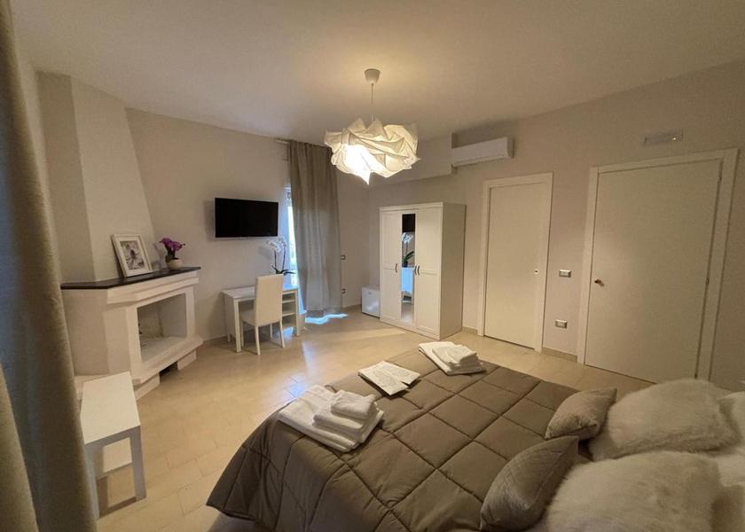 Campania Mercato San Severino Double Room with Private Bathroom