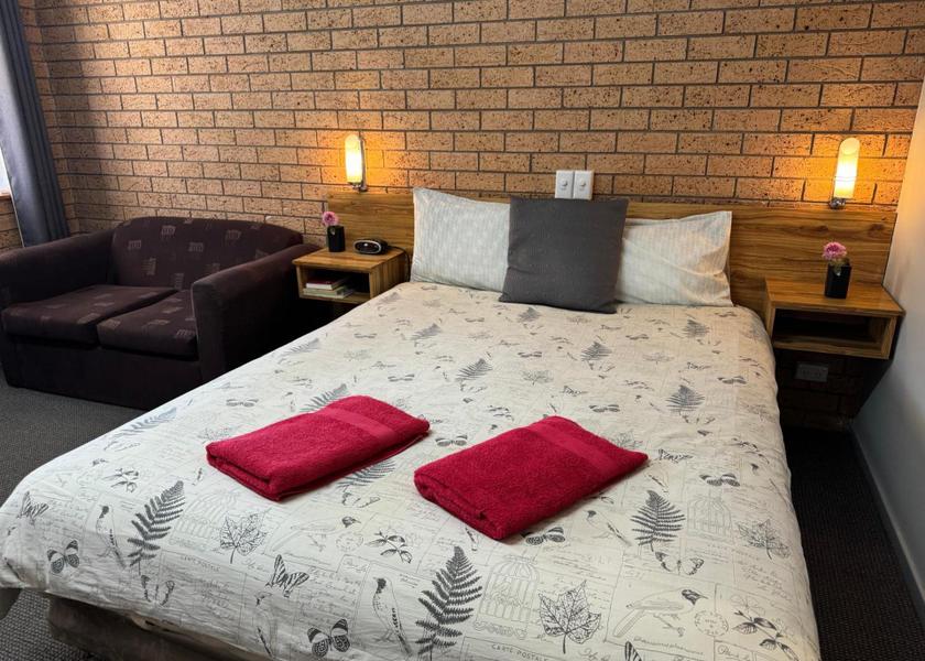 New South Wales Gilgandra Deluxe Queen Room