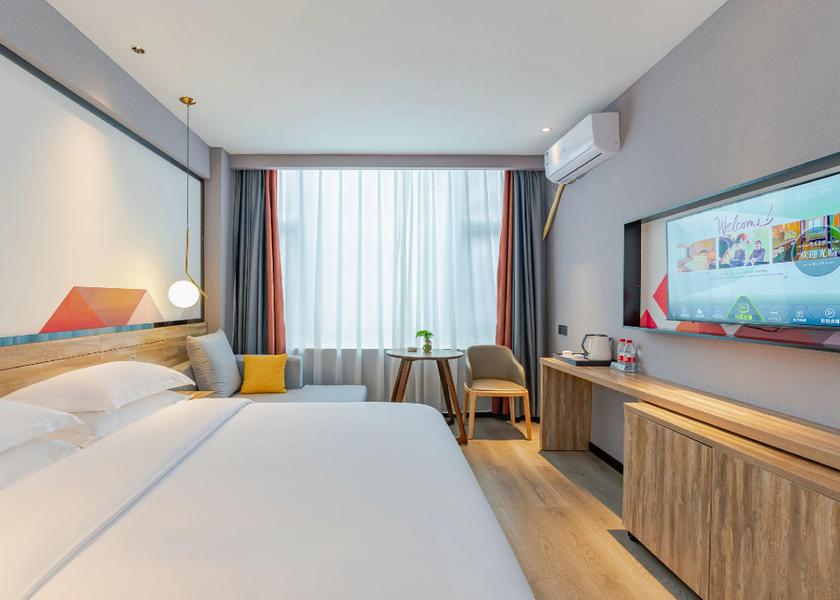 Sichuan Yibin guestroom