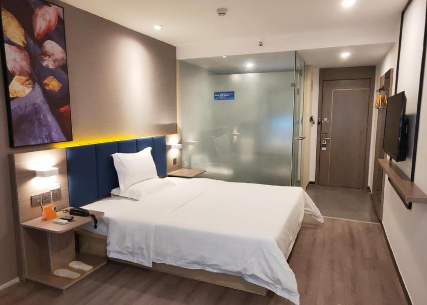 Sichuan Yibin Superior King Room