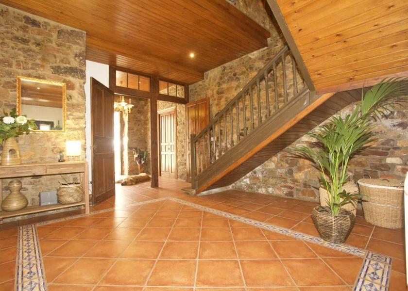 Asturias Carreno lobby