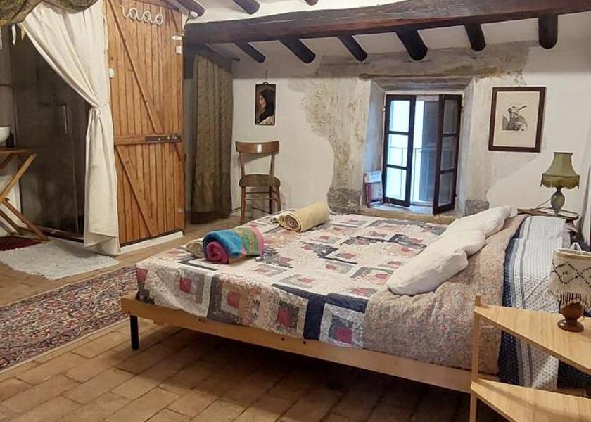 Emilia-Romagna Canossa Double Room with Private Bathroom