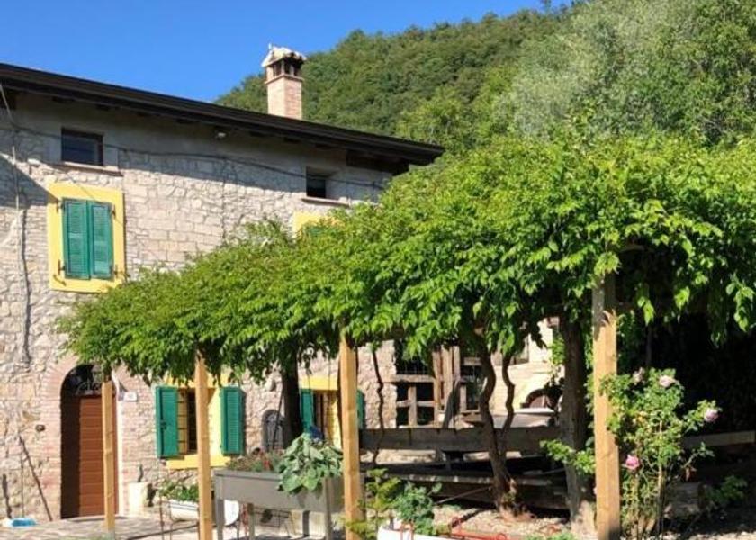 Emilia-Romagna Canossa garden