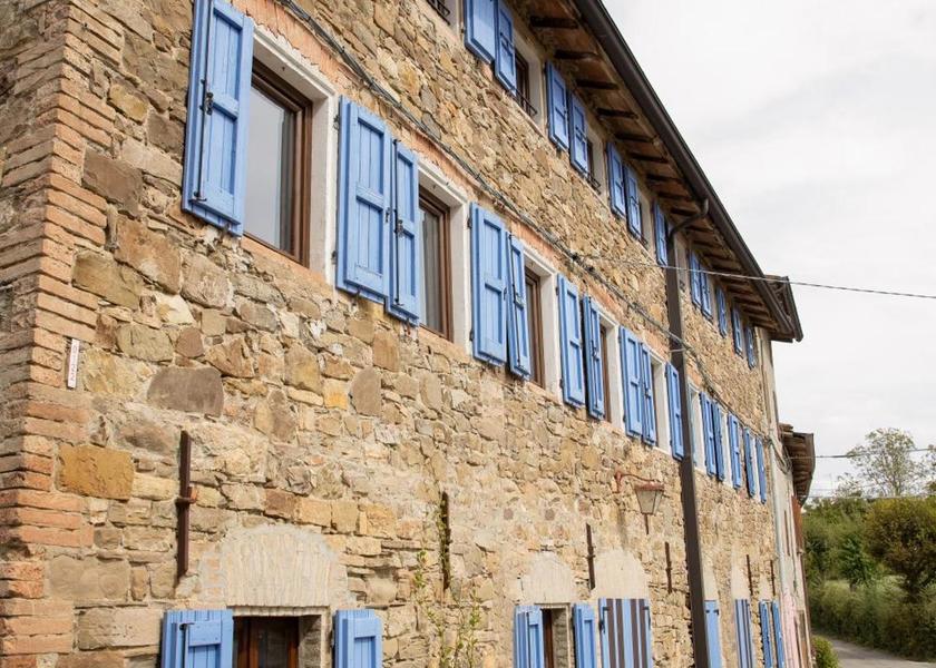 Emilia-Romagna Canossa exterior view