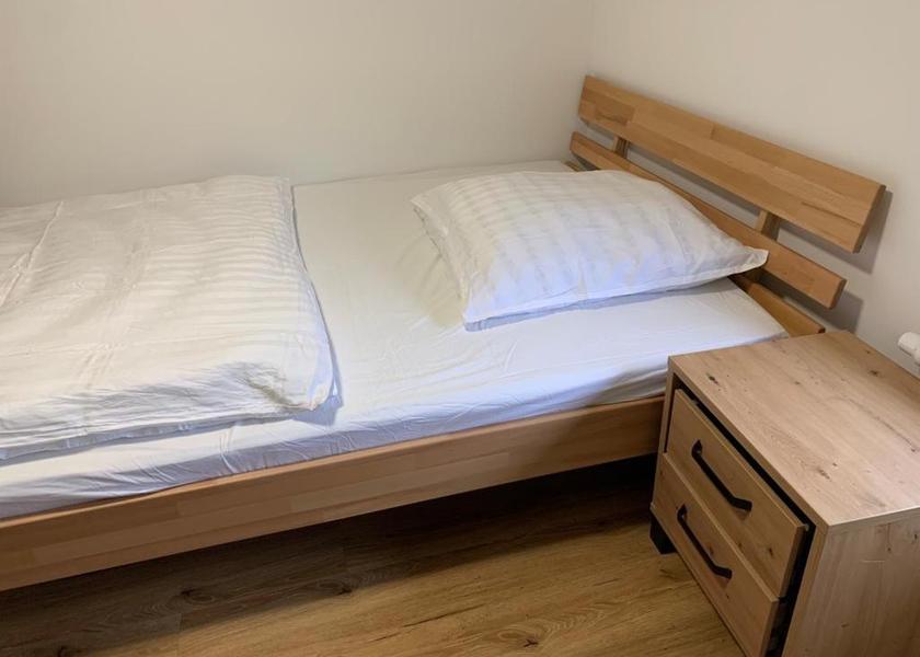 Schleswig-Holstein Pinneberg Standard Twin Room with Shared Bathroom