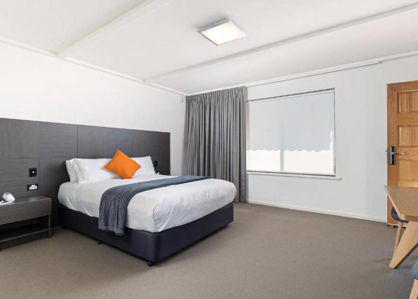 South Australia Adelaide Accessible - 1 Queen Bed