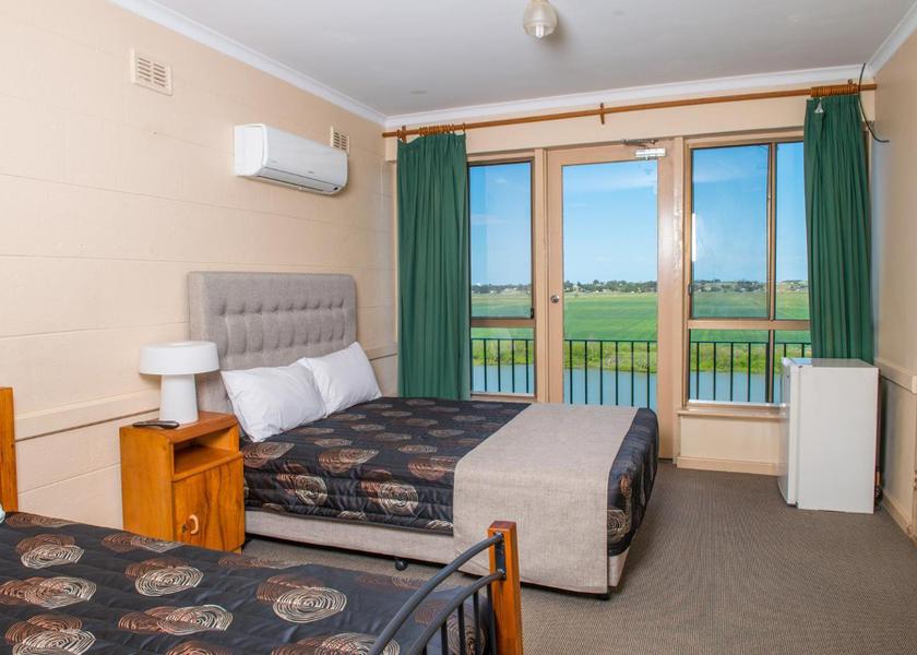 South Australia Tailem Bend Standard Triple Room