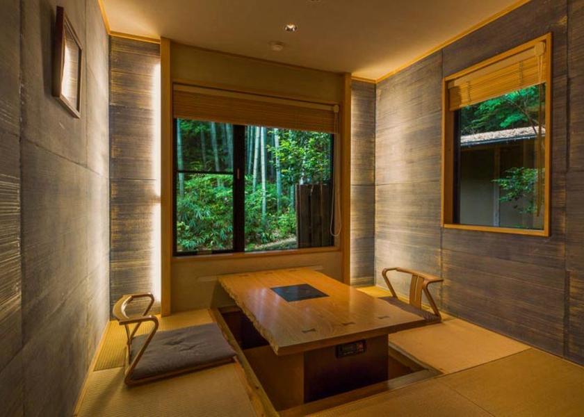 restaurant (private room)