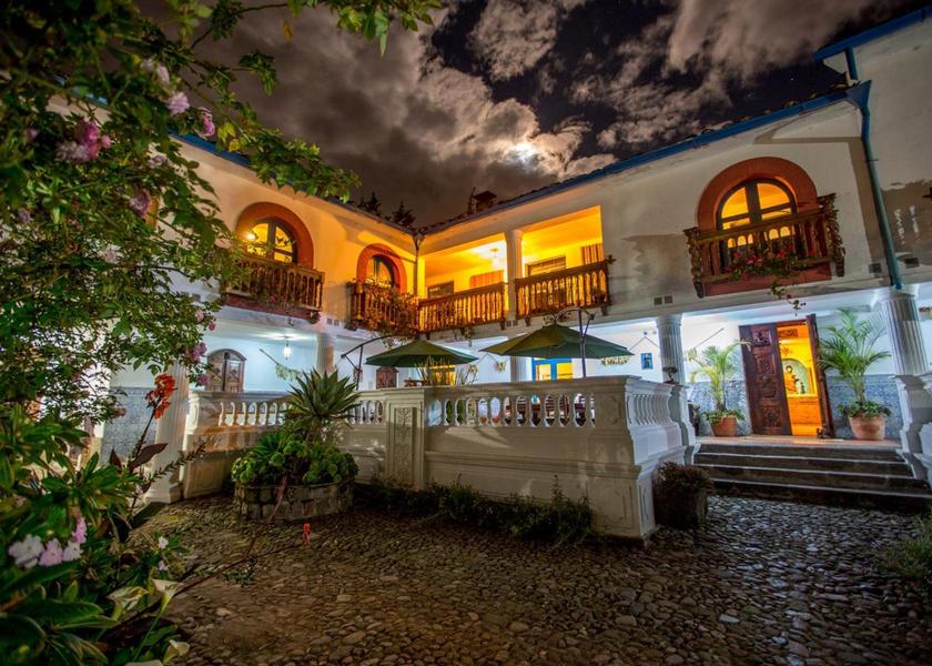 Imbabura Otavalo entrance