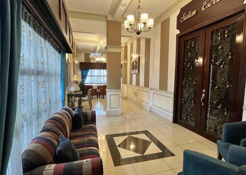 Pichincha Guayaquil lobby