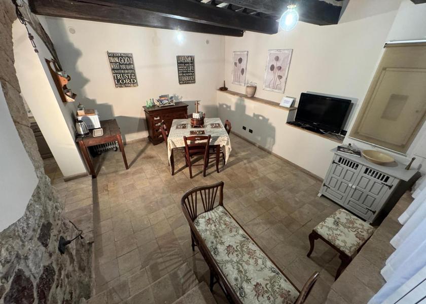 shared lounge/tv area