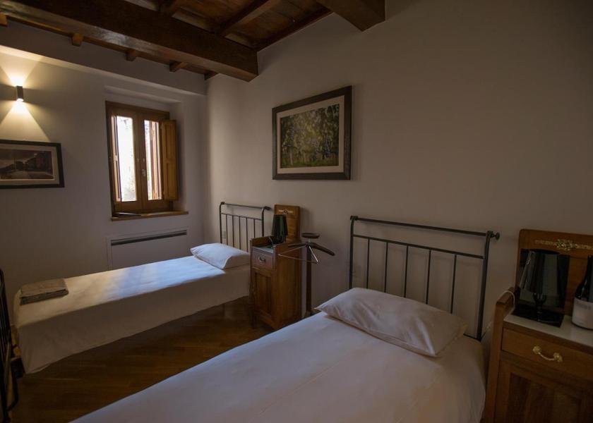 Lazio Arce Twin Room with City View