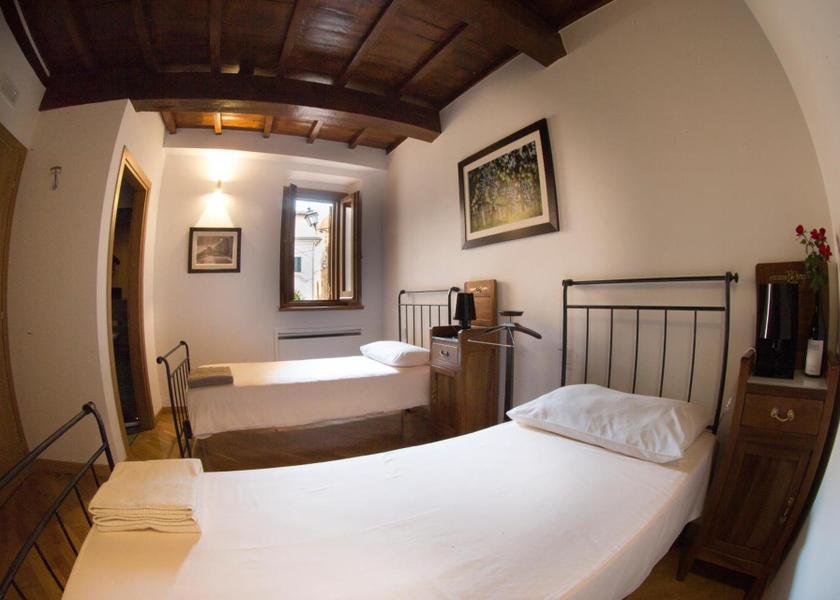 Lazio Arce Twin Room with City View