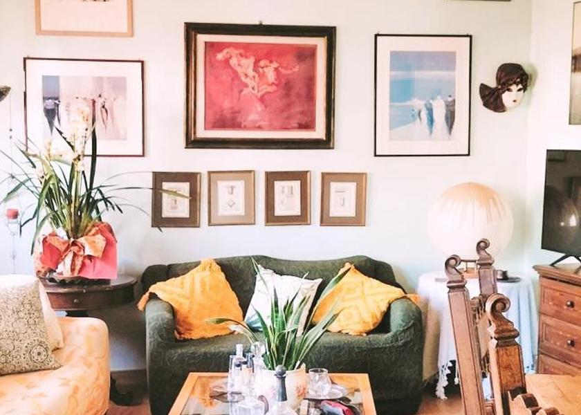 shared lounge/tv area