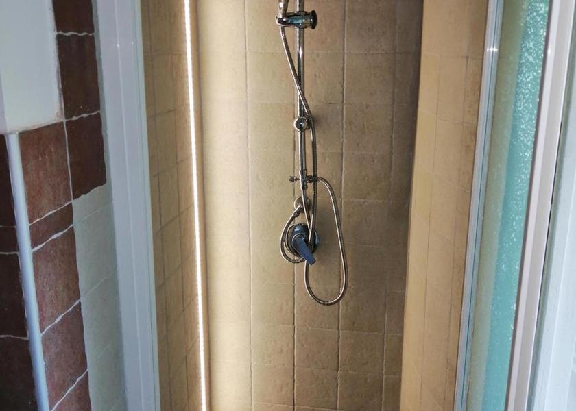 Lazio Bagnoregio shower