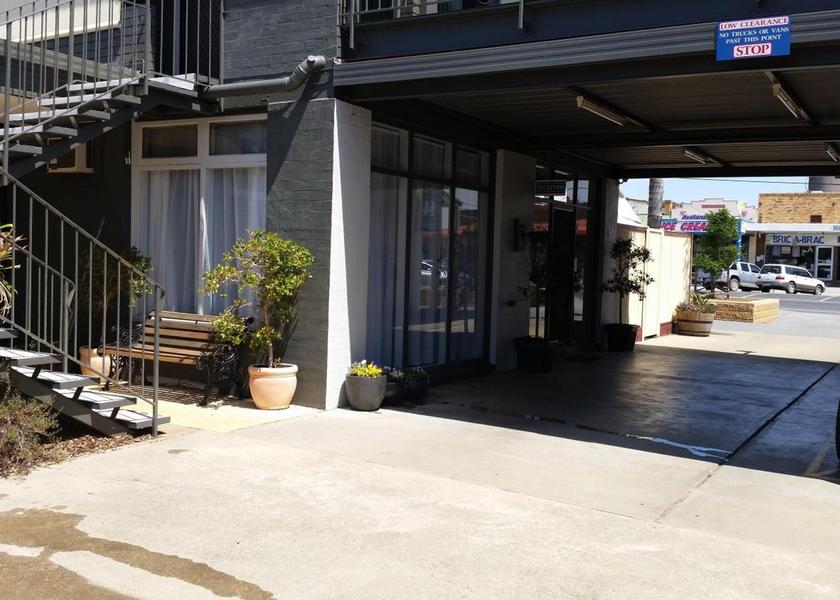 Victoria Yarrawonga Entrance