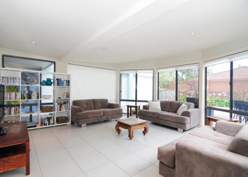 shared lounge/tv area