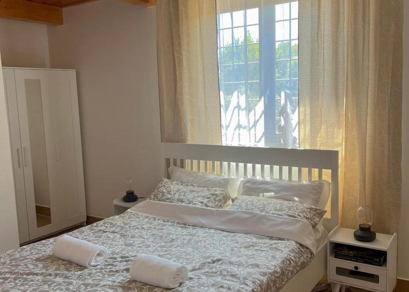 Lazio Manziana guestroom