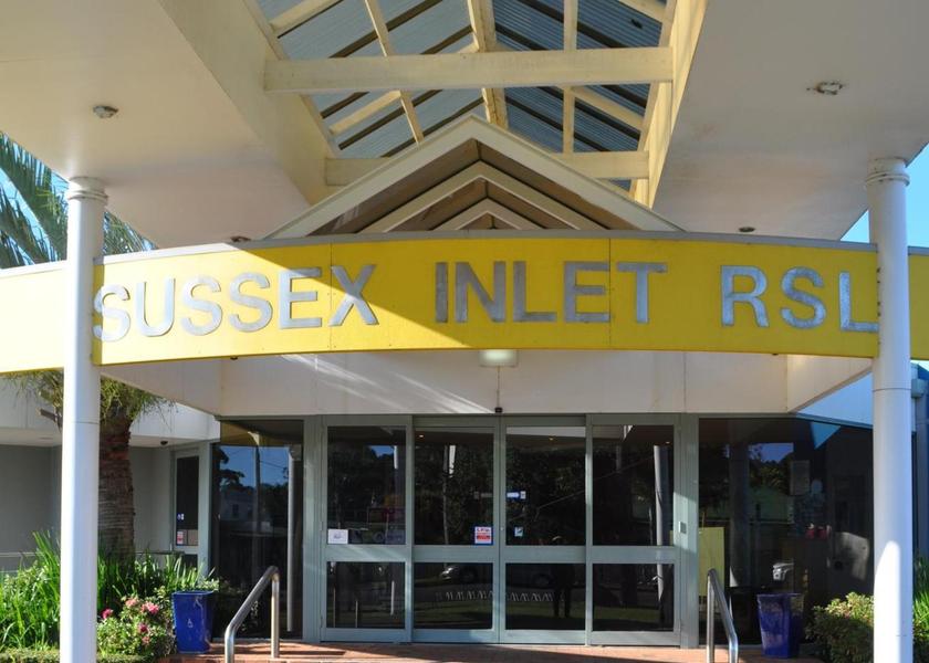 New South Wales Sussex Inlet Hotel Exterior