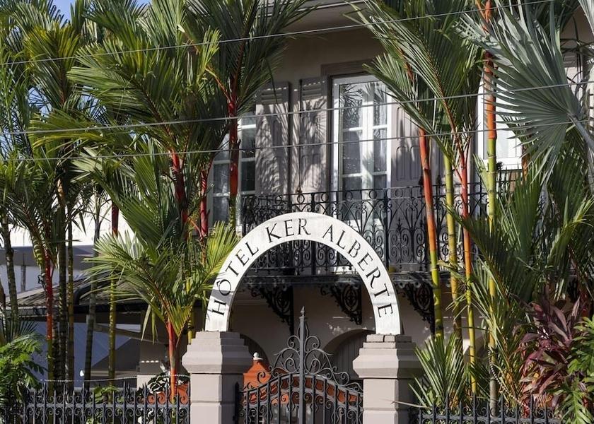 Arrondissement of Cayenne Cayenne Property entrance