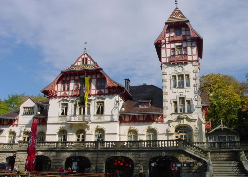 Bavaria Hof facilities