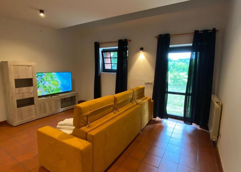 shared lounge/tv area