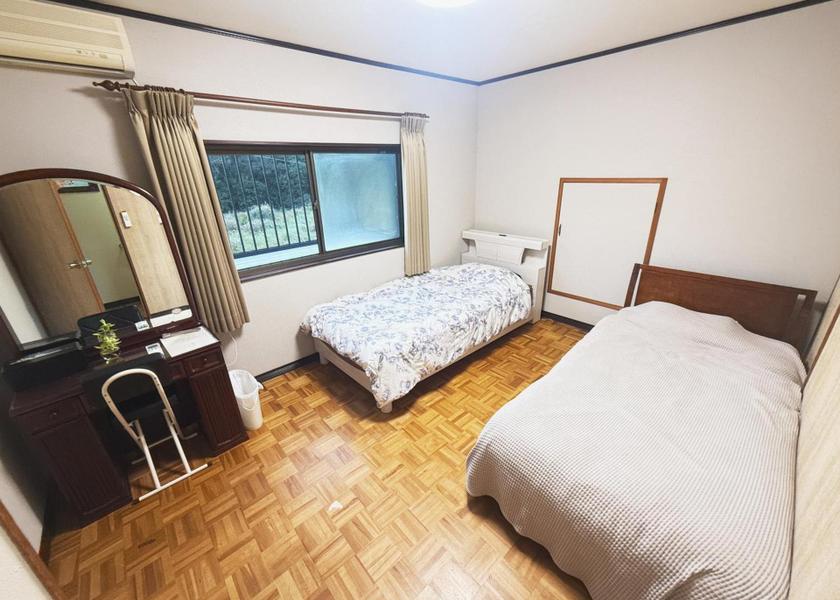Wakayama Tanabe Twin Room with Mountain View