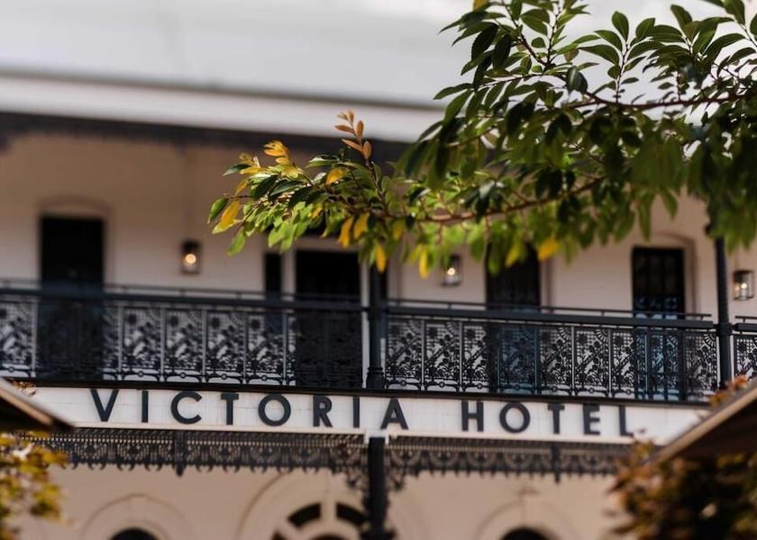 Victoria Rutherglen Exterior detail