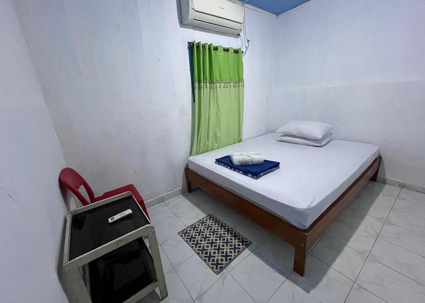  Gorontalo Single Room with Shared Toilet