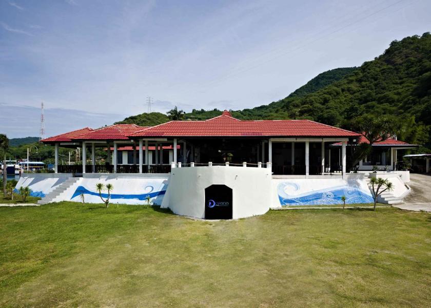  Gorontalo Hotel Exterior