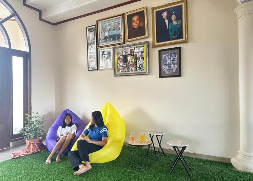 South Sulawesi Rantepao shared lounge/tv area