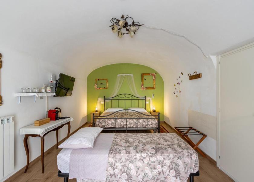 Piedmont Novi Ligure Triple Room with Private Bathroom