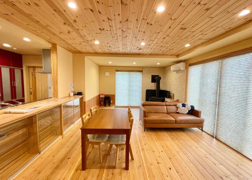 Yamanashi Fujiyoshida separate living room