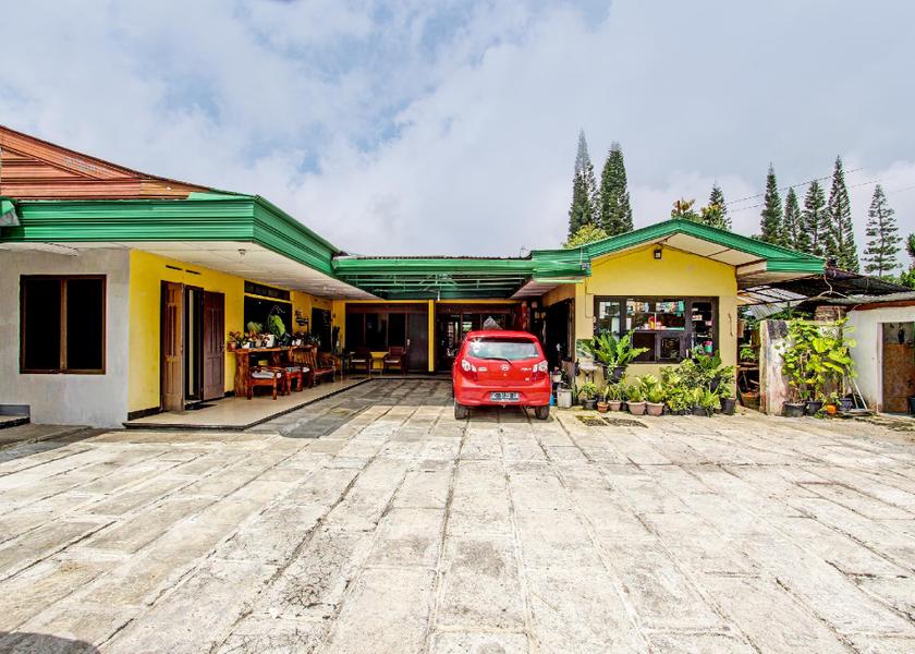 Central Java Karanganyar exterior view