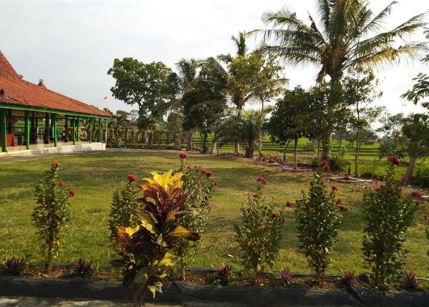 Central Java Karanganyar exterior view