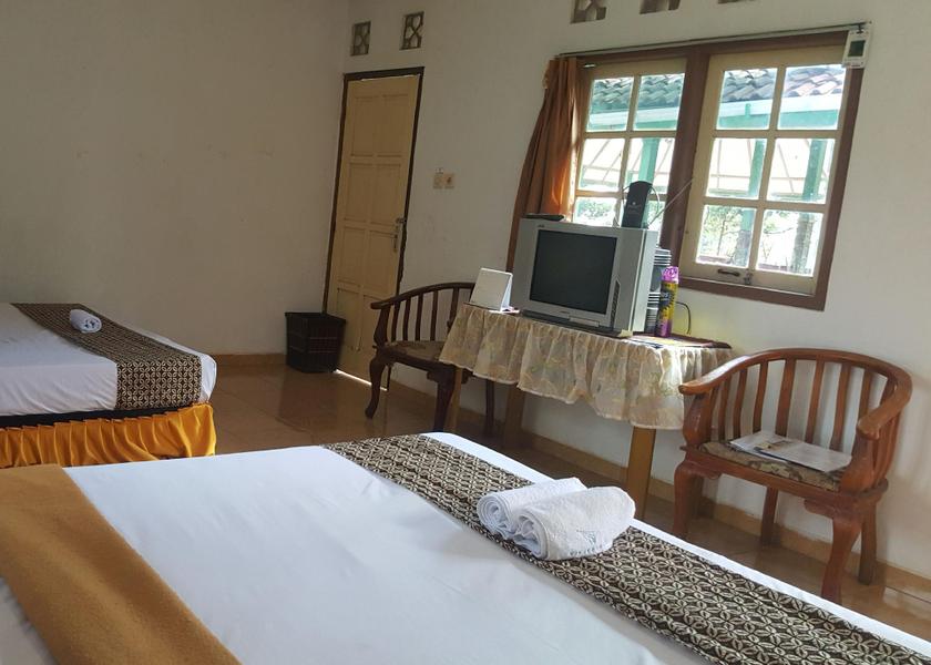 Central Java Karanganyar Economy Family Room for 4 People