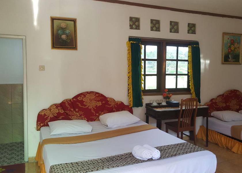 Central Java Karanganyar Economy Family Room for 4 People