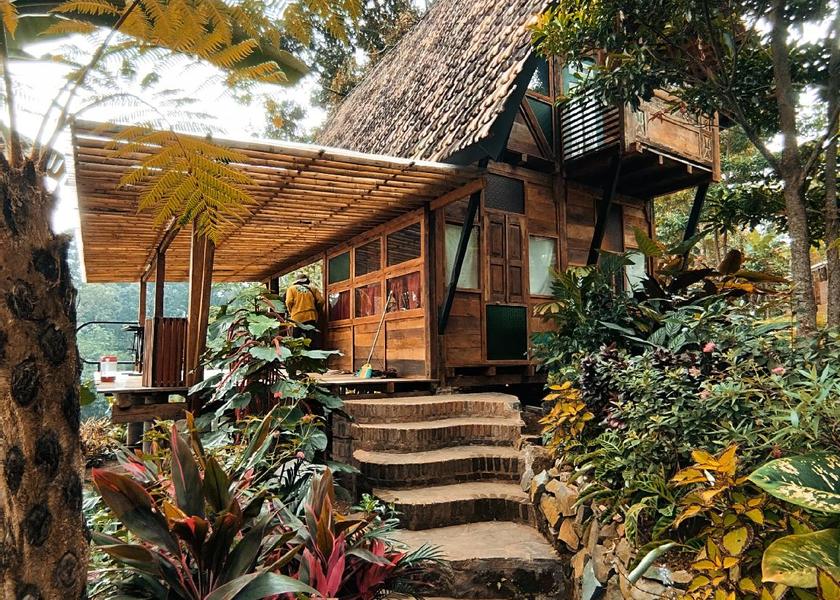 Central Java Karanganyar Hotel Exterior